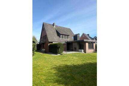 Platzwunder in Bestlage: hellesgroßes Einfamilienhaus mit Büro- Homeoffice & Ausbaureserve - Bad Oldesloe