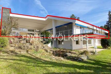 Architektonische Glanzleistung trifft Gartenparadies und Innenpool . 7-Zimmer-Eigentumswohnung in der Kreßbacher Villensiedlung - Tübingen