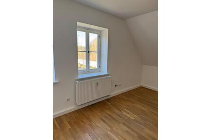 Kleine, gemütliche Dachwohnung - 250,00&nbsp;EUR Kaltmiete, ca.&nbsp; 39,34&nbsp;m&sup2; in Hartenstein (PLZ: 08118)