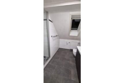 Großzügige Dachgeschoßwohnung mit Balkon in Hennef-Uckerath - Hennef (Sieg)