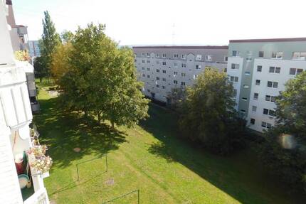 Licht. Raum. Balkonglück. 2 Zimmer, die überraschen! - Chemnitz Hutholz