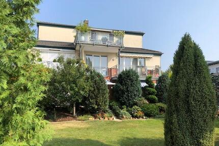 Gepflegte & helle 3-Zimmer-Wohnung mit Balkon u. Garage - Celle