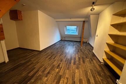 2-Zimmer Dachgeschossmaisonettewohnung - Hof Altstadt