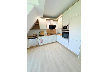 Schöne, helle und komplett renovierte 3-Zimmer Wohnung im 1. OG - Diemelstadt