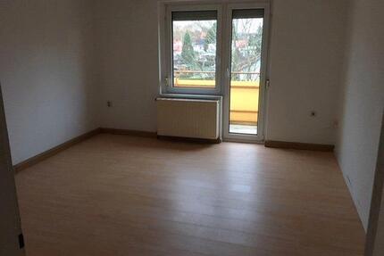 Schöne helle 3-Raum-Wohnung in ruhiger Lage in Zeitz Bezugsfrei