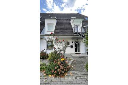 Haus zum Kaufen in Rheinberg 690.000,00 € 255 m²