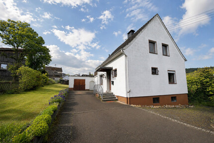 Einfamilienhaus mit großem Garten - Königswinter / Thomasberg