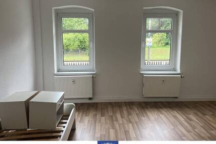 Gemütliche Wohnung mit großer Küche sowie Tageslichtbad mit Wanne! - Freital