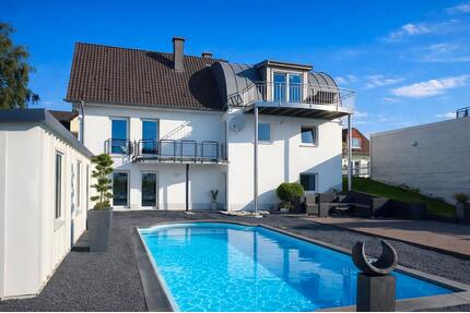 Haus mit Pool, 100 Km Fernsicht, ohne Courtage - Bitburg