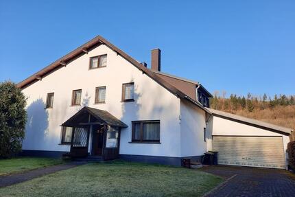 Großes Zweifamilienhaus provisionsfrei in Schleiden-Olef