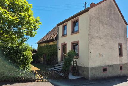 Einfamilienhaus mit Scheune und Hof in ruhiger Lage - Höheinöd