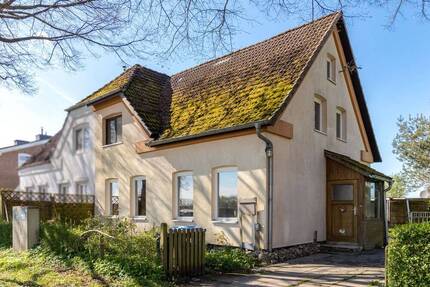Modernisierungsbedürftige Doppelhaushälfte in Horst - Horst (Holstein)
