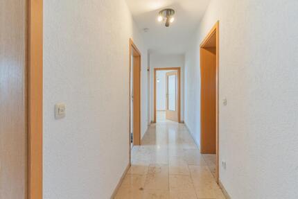 Helle 3-Zimmer-Erdgeschosswohnung mit Privatgarten & Terrasse - Karlshuld