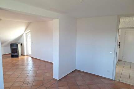 Einfach sofort einziehen! Toll renovierte 3-4 Zimmer-Wohnung in grüner Lage von Bovenden-Harste