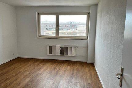 schöne 2 ZKB Wohnung in Kassel mit 2 Aufzügen , nähe Klinikum Uni - aus als 2er WG nutzbar ( KS-MBS50-7-5 )