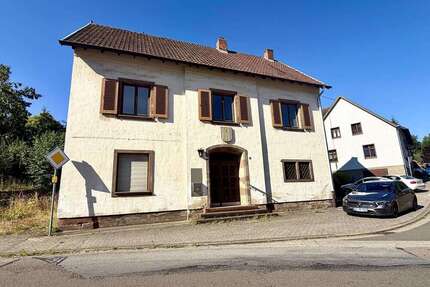 Haus zum Kaufen in Gersheim 128.000,00 € 154 m²