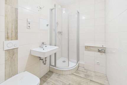 Wohnung zum Mieten in Chemnitz 246,00 € 32.81 m²