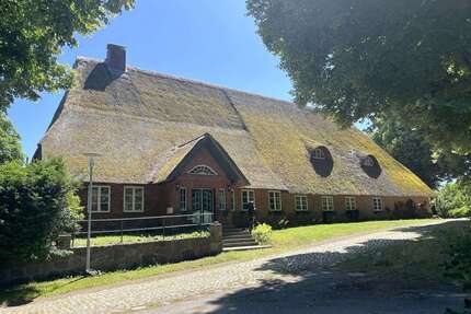 Haus zum Kaufen in Pogeez 980.000,00 € 364.99 m²