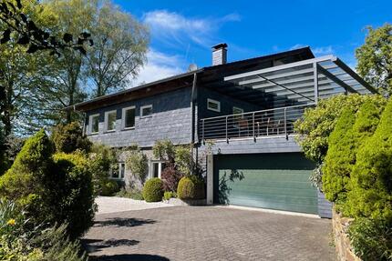 Haus mit 3 Wohneinheiten in Ortsrandlage – Traumgrundstück 1251qm - Nümbrecht