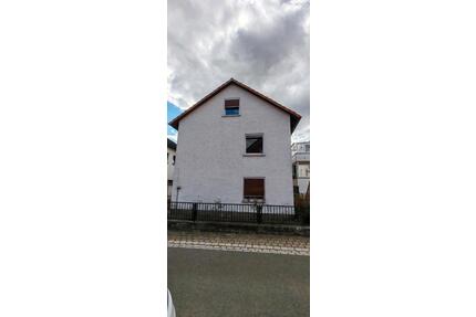 Ein bis zwei Familienhaus, man kann es gestalten, wie man will. - Küps