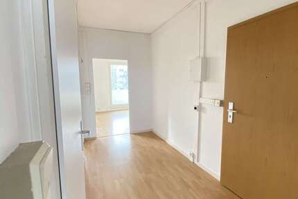 Wohnung zum Mieten in Halle 339,00 € 57.31 m²