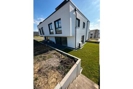 Doppelhaushälfte in Oberrot - 1.500,00&nbsp;EUR Kaltmiete, ca.&nbsp; 150,00&nbsp;m&sup2; in Oberrot (PLZ: 74420)