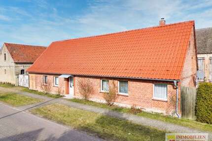 Haus zum Kaufen in WittstockDosse Ackerfelde 69.000,00 € 103 m² - Wittstock/Dosse / Ackerfelde