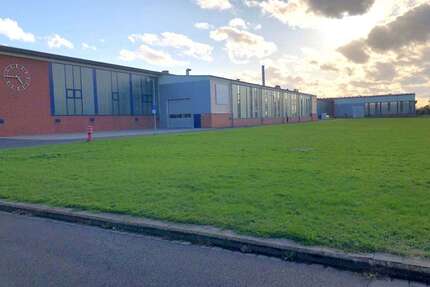 Halle in Aachen 52.585,00 € 8090 m²