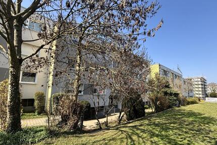 Großzügig wohnen: 3,5 Zimmer mit idealem Schnitt & Westbalkon - Ludwigsburg Oßweil