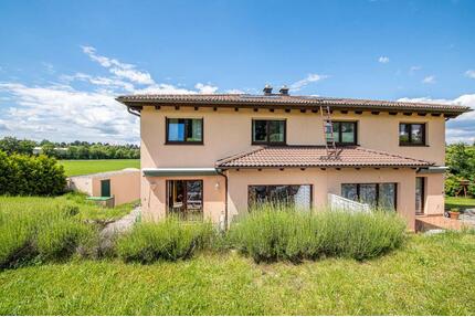 Gepflegte Doppelhaushälfte mit sonniger Terrasse in ruhiger, naturnaher Lage - Schäftlarn