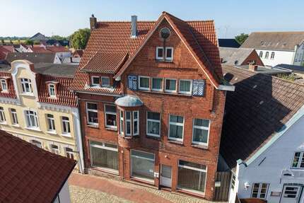 Haus zum Kaufen in Wesselburen 329.000,00 € 180 m²