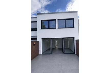 Erstbezug nach Sanierung – Modernes Reihenendhaus mit Smart-Home, Garten & viel Komfort - Duisburg Hochheide