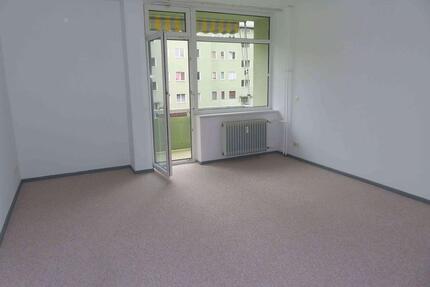 2 Zimmerwohnung, saniert, bezugsfrei, mögliche Kapitalanlage - Berlin Steglitz-Zehlendorf