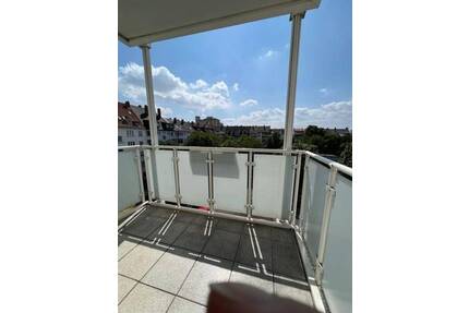 3 Zimmerwohnung 4. OG mit Balkon in ruhiger, zentraler Lage inkl. PKW Stellplatz und Einbauküche - Ludwigshafen Mitte