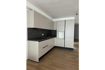 Erstbezug nach Sanierung: 3,5 Zi. Wohnung im 1. OG in Dettingen - Dettingen an der Erms