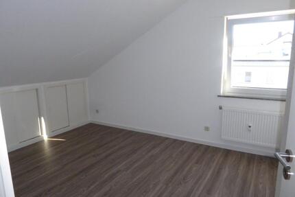 Gemütliche 3-Zimmer-Dachgeschosswohnung in Kalbach-Mittelkalbach