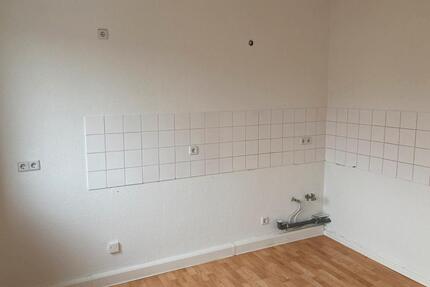 Ihr neues Zuhause: 2-Zimmer-Wohnung mit Wanne, Balkon und Aufzug. - Gera