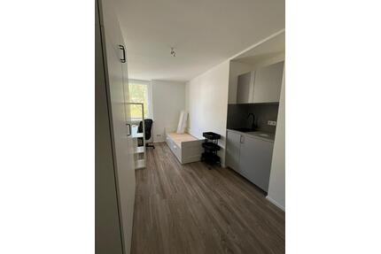 Modern möbliertes Apartment nach vollständiger Sanierung - Buckenhof
