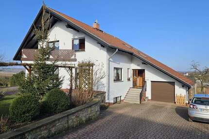 Haus zum Kaufen in Frielendorf-Großropperhausen 322.000,00 € 190 m²