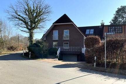 Senioren- und rollstuhlgerechte 3 Zimmer WHG., ca 150 m², Grundstücksanteil, Garage in HH Lokstedt - Hamburg