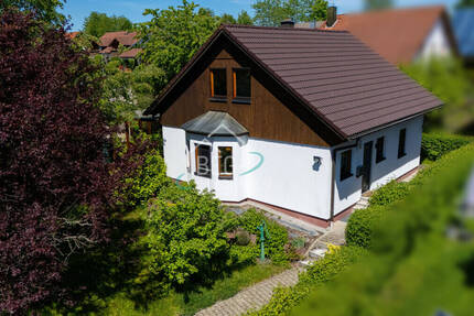 Familienfreundliches Einfamilienhaus mit schönem Garten in ruhiger Lage - Gschwend