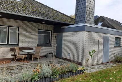 Walmdachbungalow in Cadenberge - 220.000,00&nbsp;EUR Kaufpreis, ca.&nbsp; 120,00&nbsp;m&sup2; in Cadenberge (PLZ: 21781)