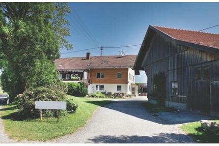 2,5 Zimmer Wohnung mit Begblick, Terasse und eigenem Eingang - Peiting