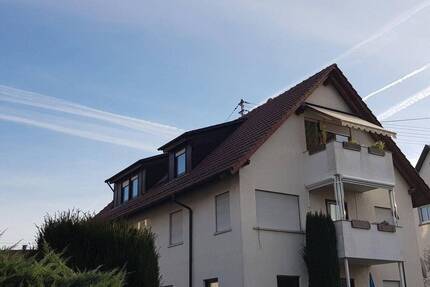 Helle & großzügige 3-Zimmer-Dachgeschosswohnung - Top-Lage in Bahnhofsnähe! - Winnenden