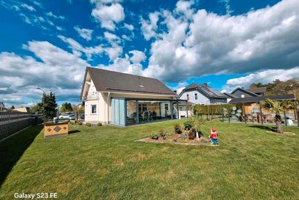 Einfamilienhaus mit Wintergarten und Doppelgarage - Speicher