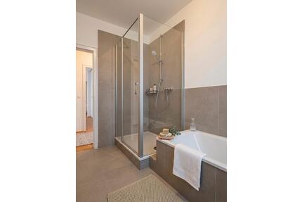 Sanierte 4 Zimmer Whg. in Top Lage mit Terrasse in Kamp-Lintfort