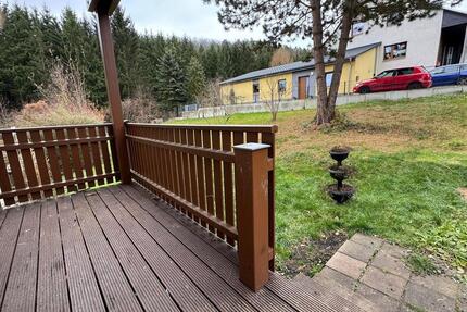 Sonnige 4-Zimmer-Wohnung mit Terasse und großem Garten am Waldrand - Lichtenstein (Sachsen)