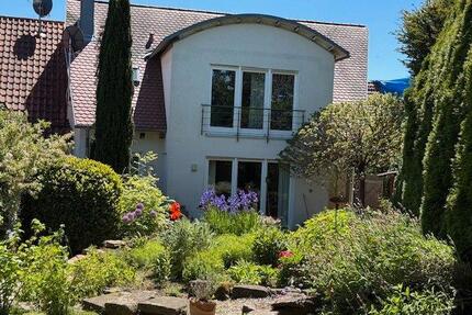 Einfamilienhaus auf schönem 764 m² Grundstück - Tiefenbronn