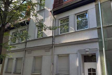 Vollvermietetes 4 Fam. Haus in sehr guter Lage von Bernburg
