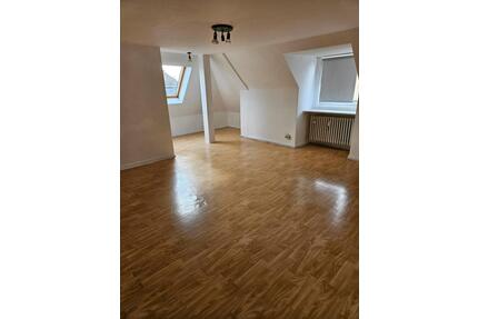 2 Zimmer Wohnung mit Küche & Bad zu vermieten 600€ pro Zimmer - Gießen Wieseck